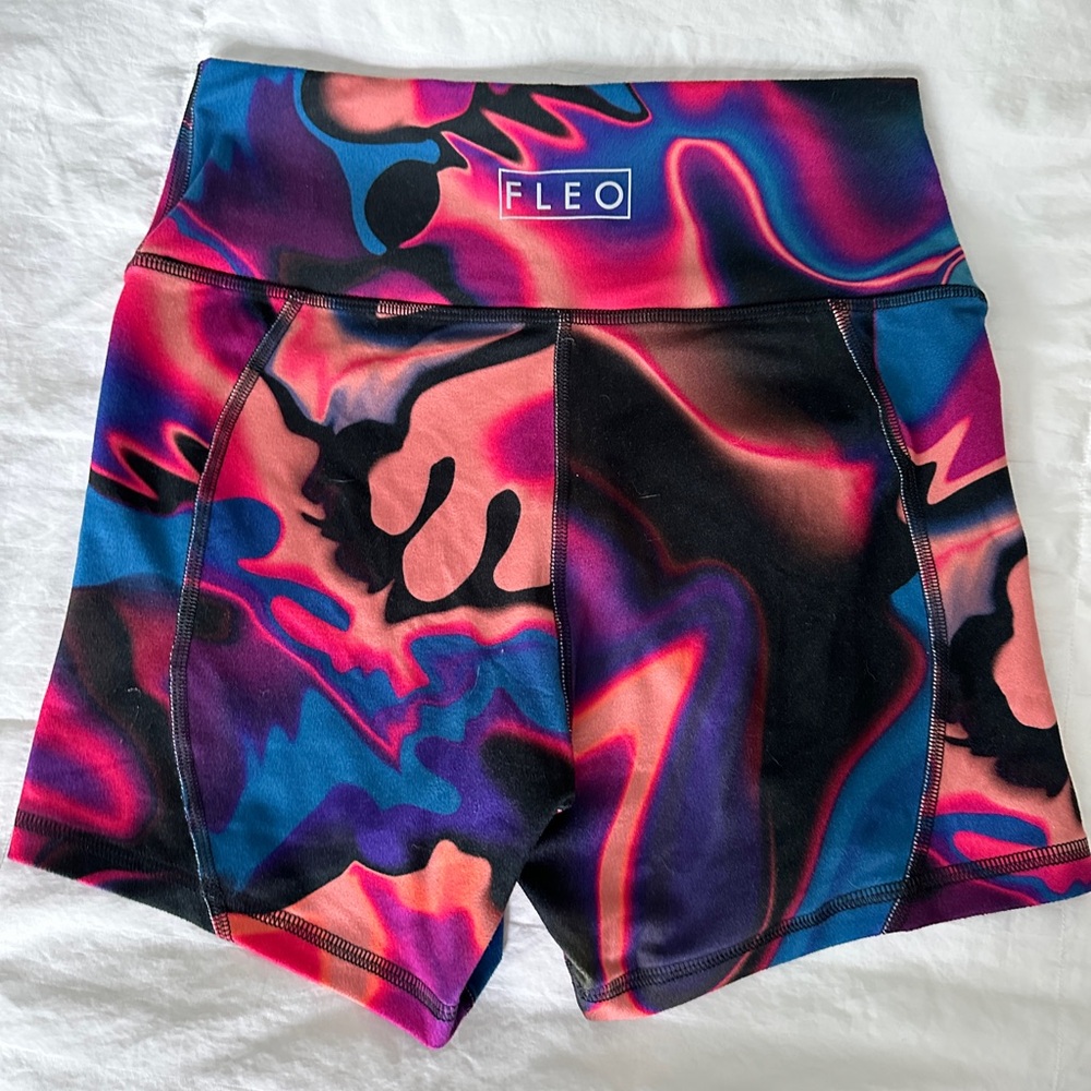 Fleo Women's True High Contour Hot Lava Shorts size M